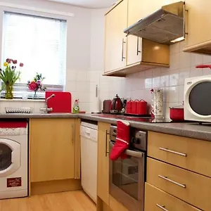 Modern 2 Bedroom Edinburgh